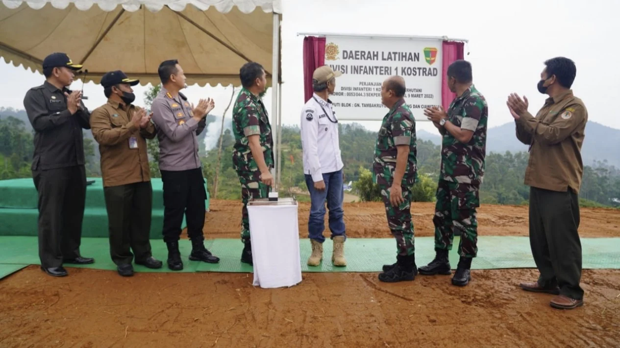 6234470382a84-viva-militer-pangkostrad-letjen-tni-maruli-resmikan-daerah-latihan-divif-1_1265_711